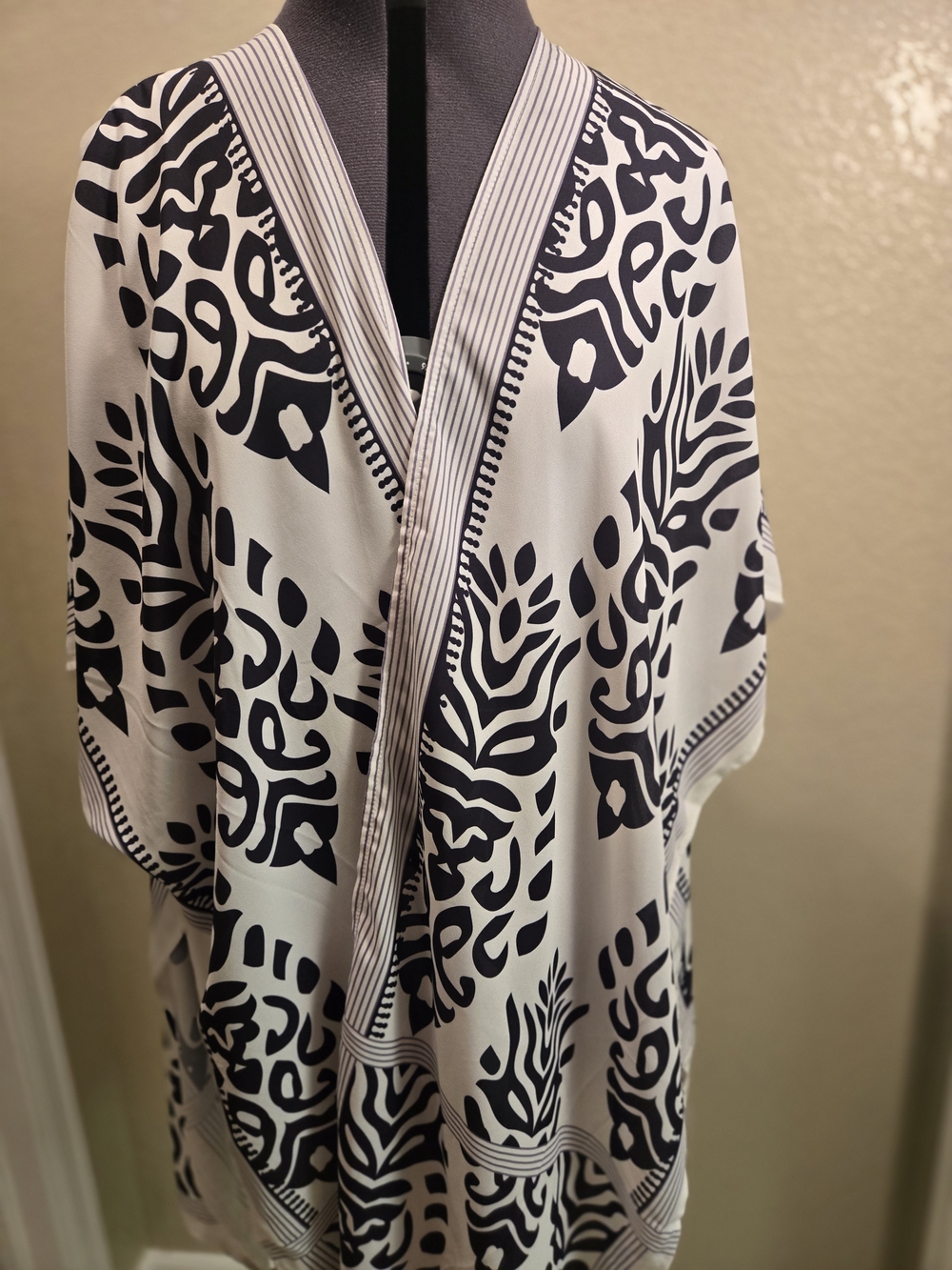 Black & White Printed Kimono Cover-Up
